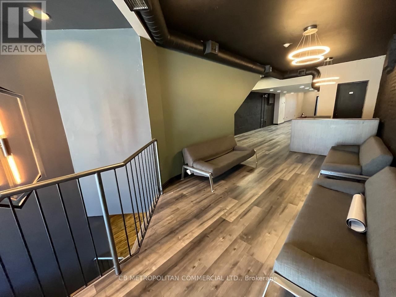 401 SPADINA AVENUE Image 5