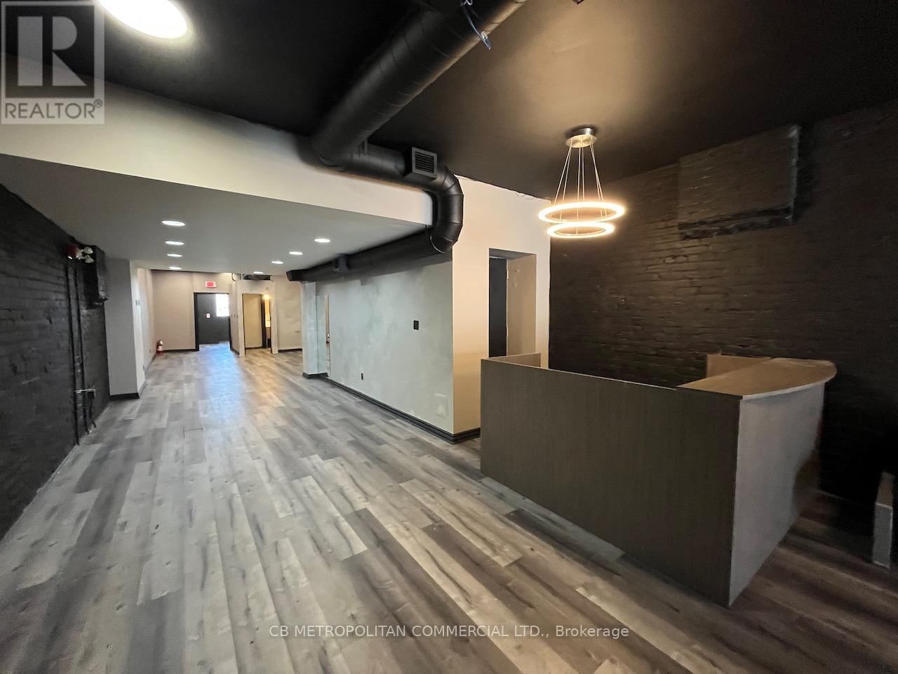 401 SPADINA AVENUE Image 7