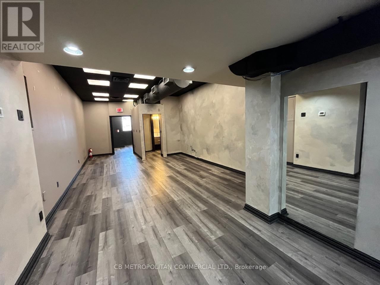 401 SPADINA AVENUE Image 8