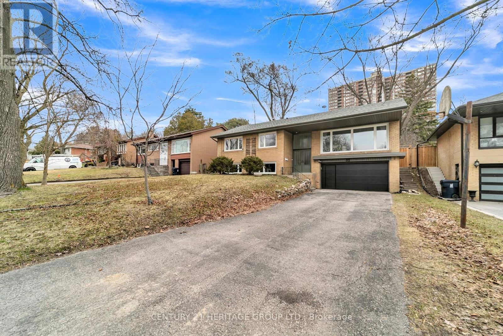 31 LARABEE CRESCENT Image 1