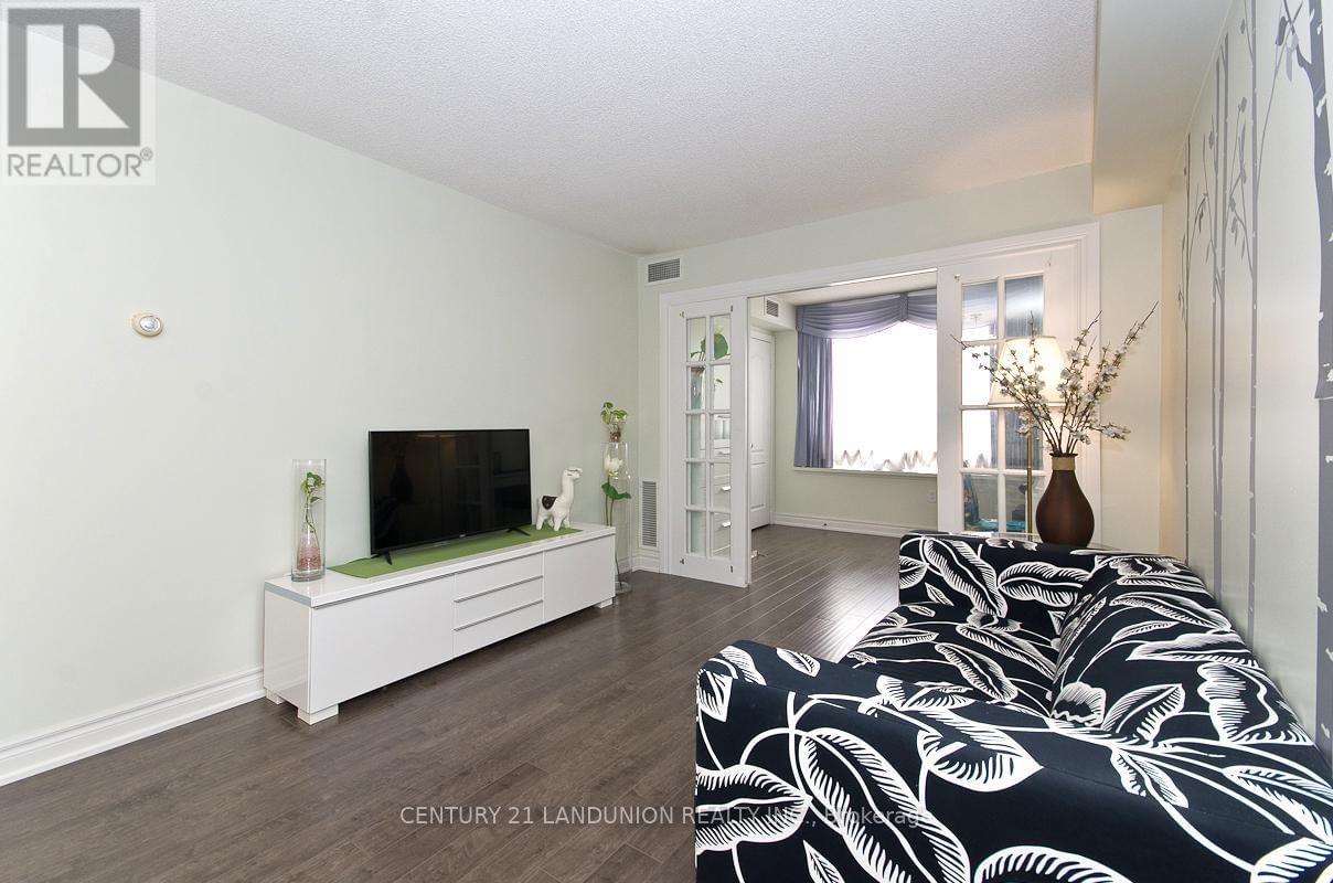 609 - 88 GRANDVIEW WAY Image 10