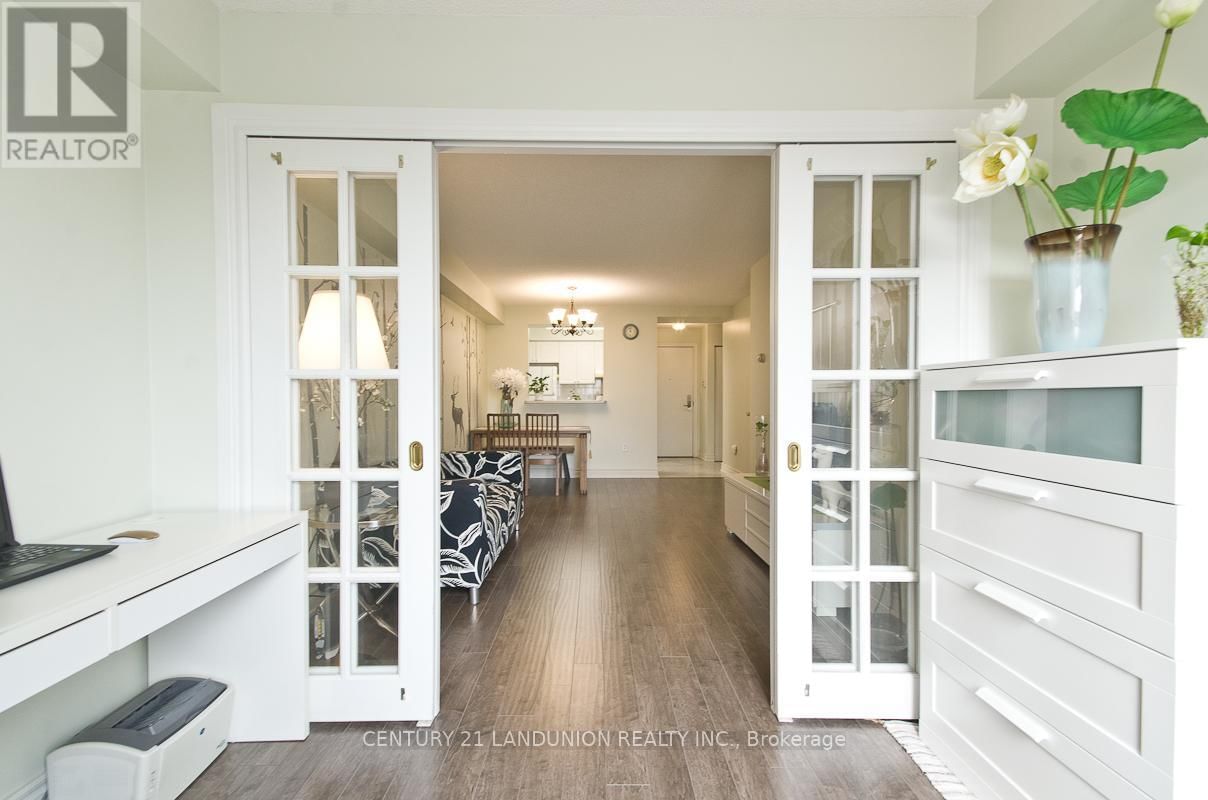 609 - 88 GRANDVIEW WAY Image 14