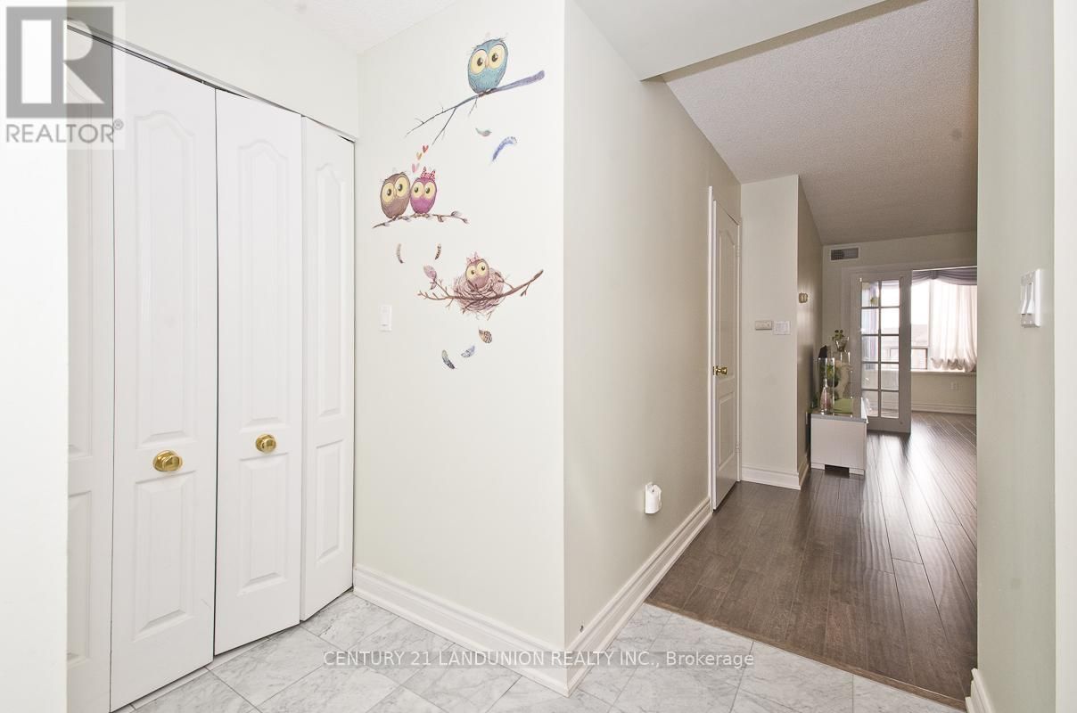 609 - 88 GRANDVIEW WAY Image 2