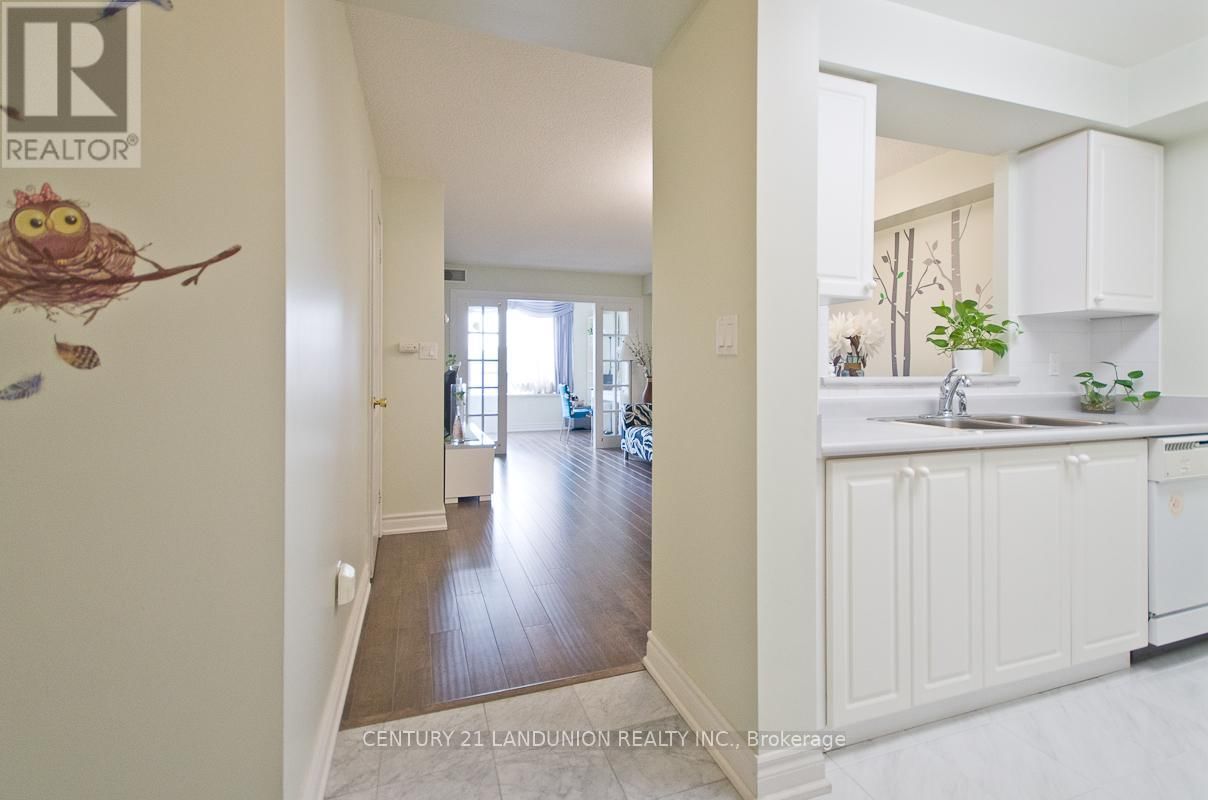 609 - 88 GRANDVIEW WAY Image 3