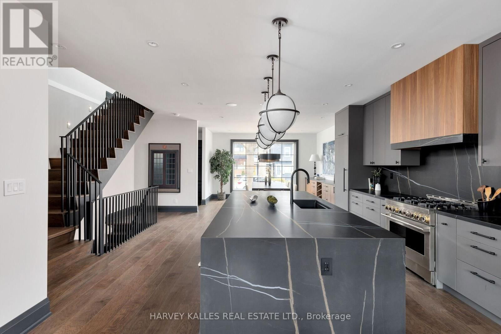498 ROXTON ROAD Image 12