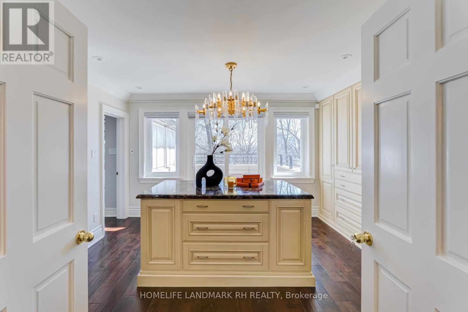 1 RIDGEWOOD ROAD Image 24