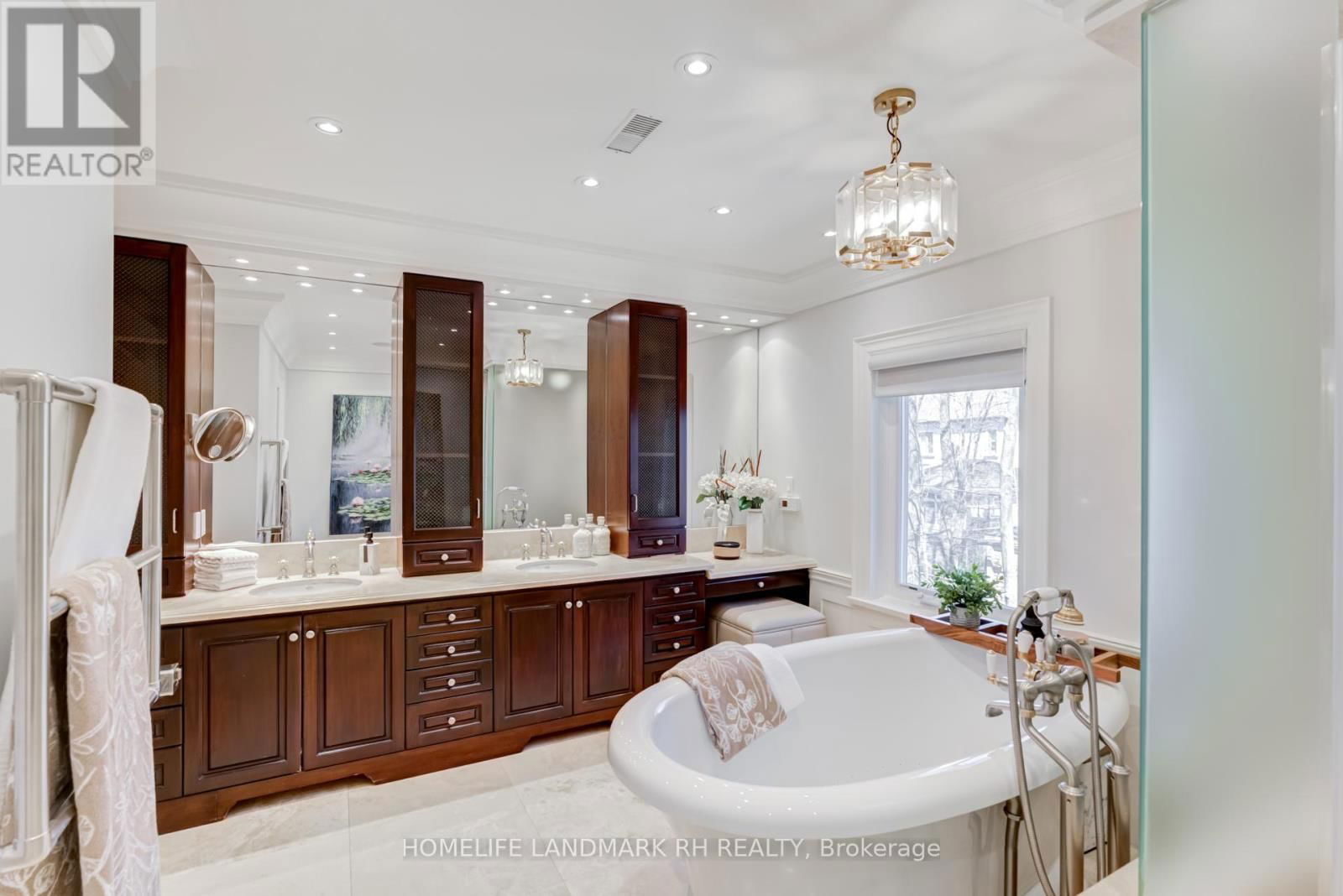 1 RIDGEWOOD ROAD Image 26