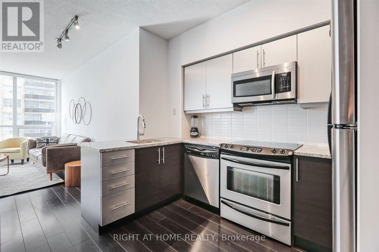 908 - 83 REDPATH AVENUE Image 1