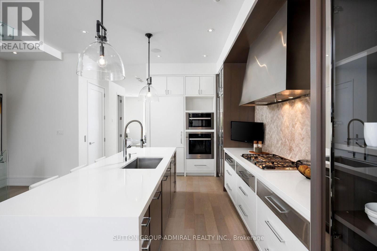11 THURLOE AVENUE Image 12
