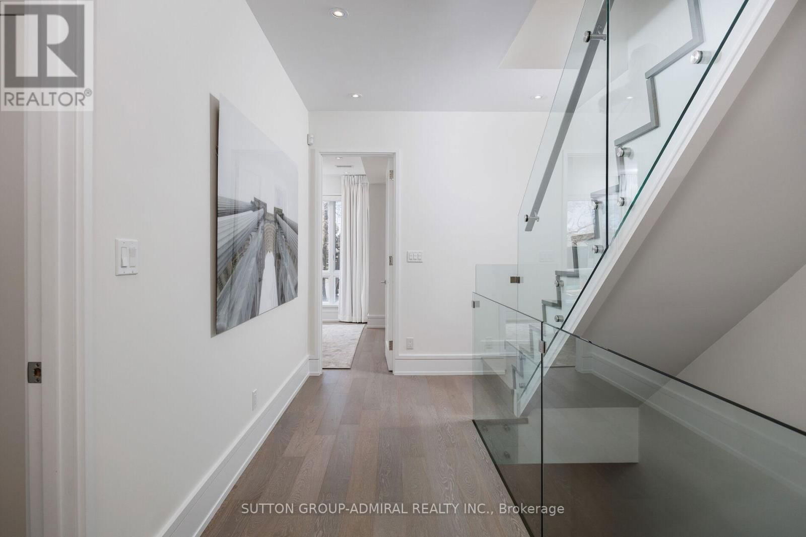 11 THURLOE AVENUE Image 30