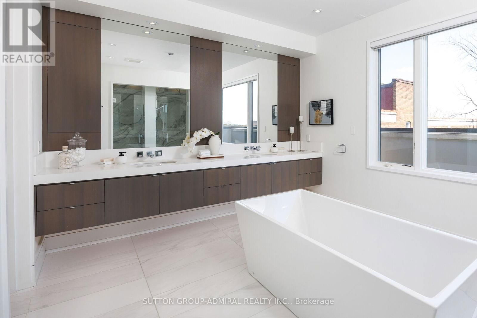 11 THURLOE AVENUE Image 36