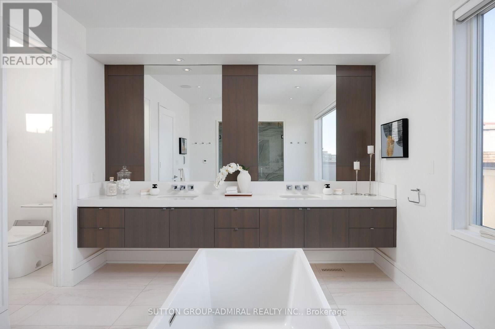 11 THURLOE AVENUE Image 37
