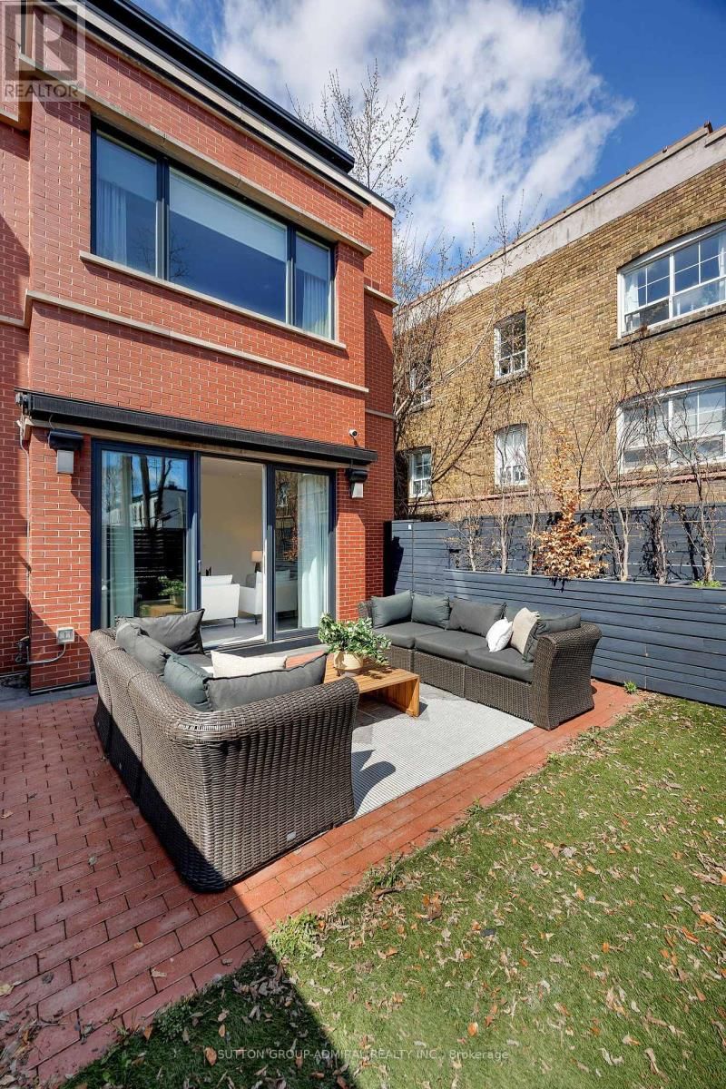 11 THURLOE AVENUE Image 45