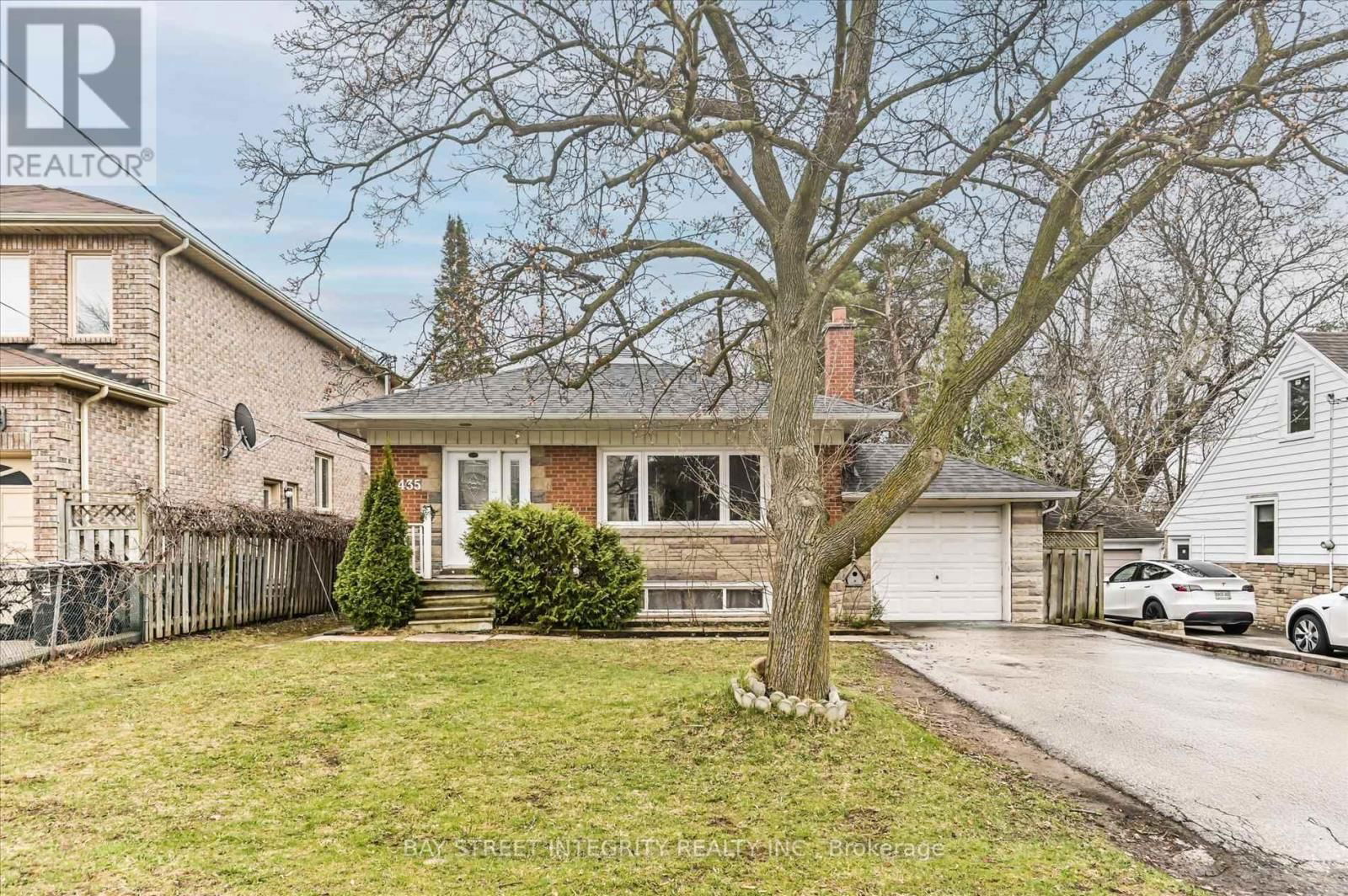 435 CUMMER AVENUE Image 1