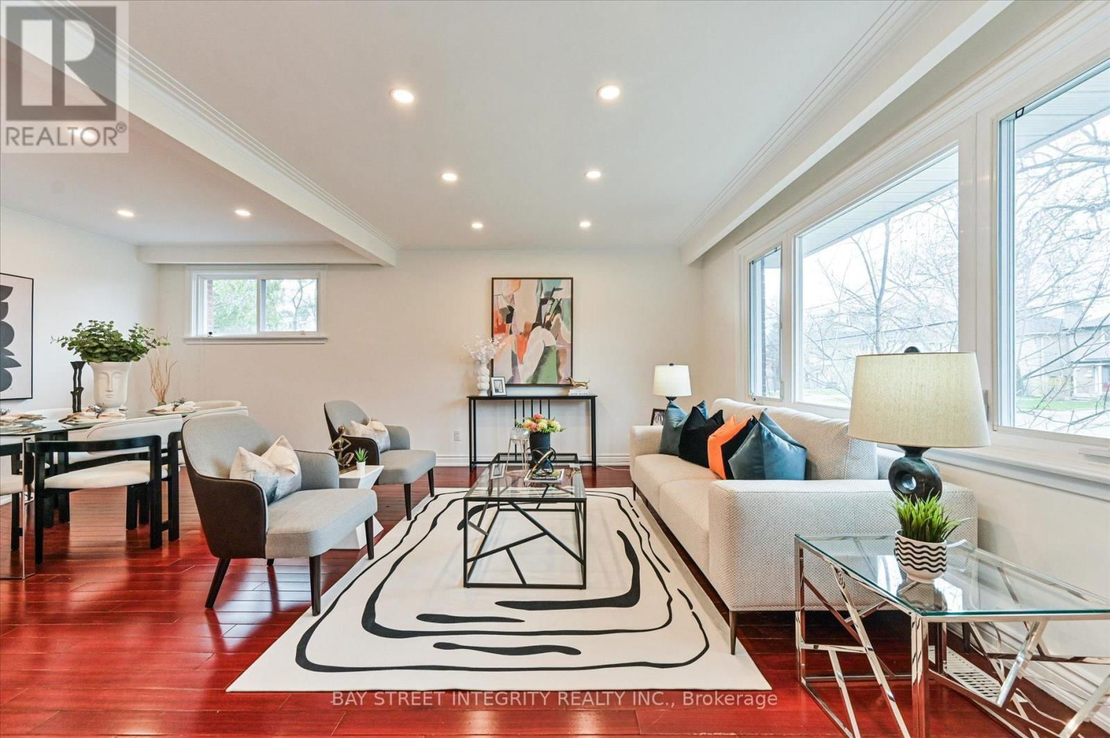 435 CUMMER AVENUE Image 10