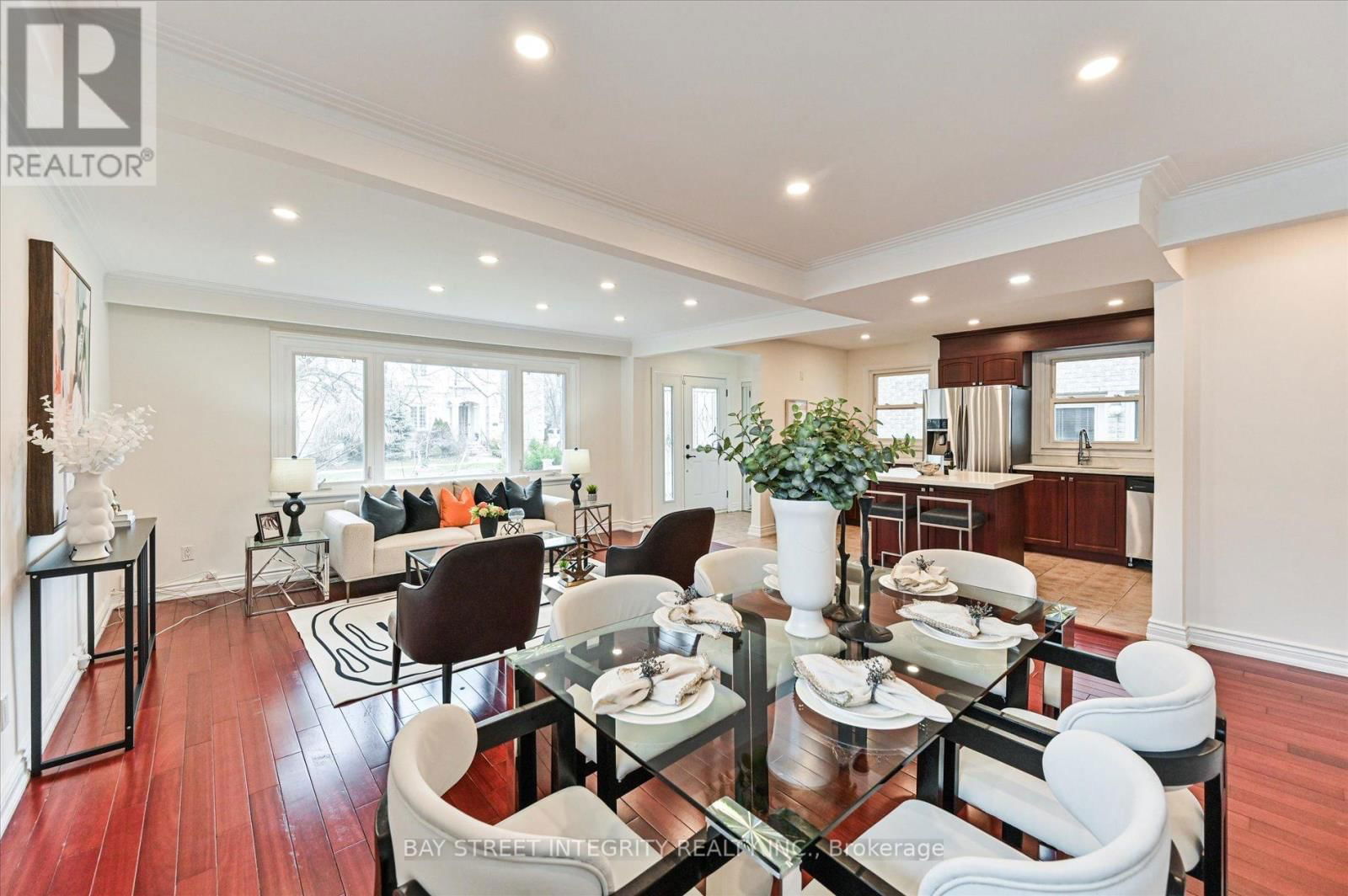 435 CUMMER AVENUE Image 12