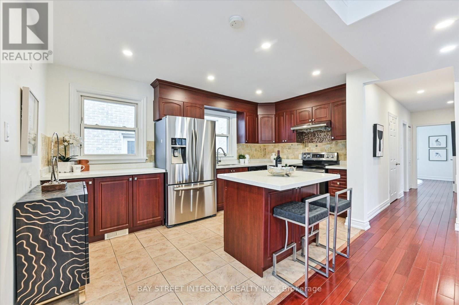 435 CUMMER AVENUE Image 13