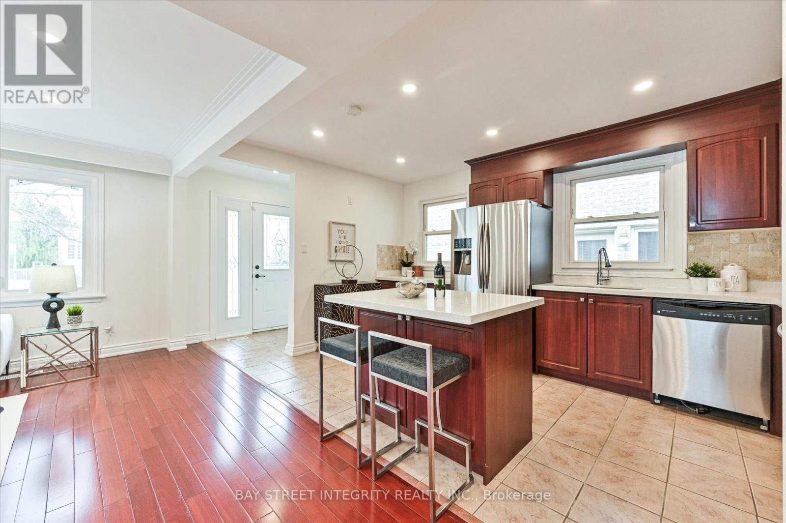 435 CUMMER AVENUE Image 14