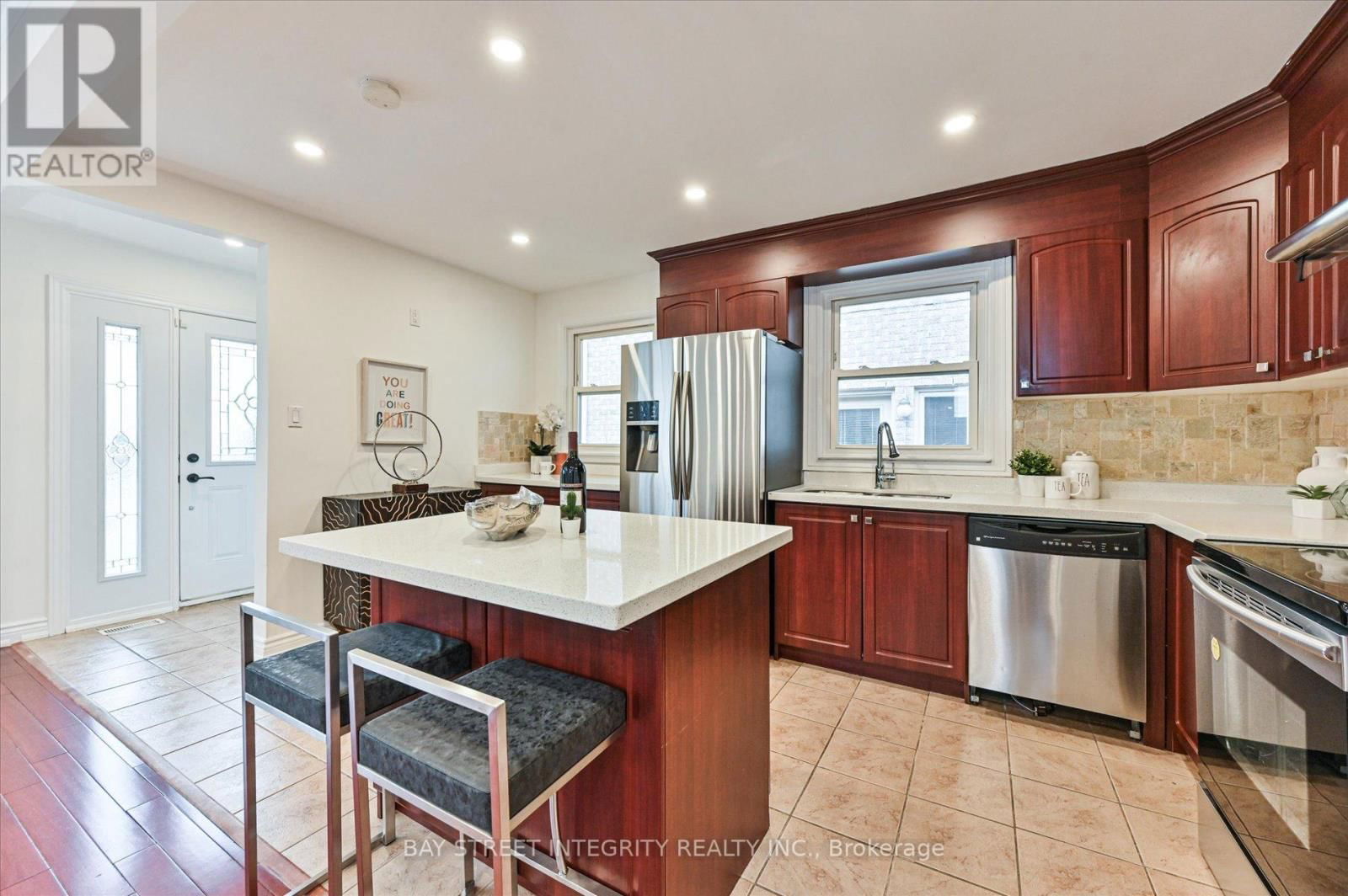 435 CUMMER AVENUE Image 17