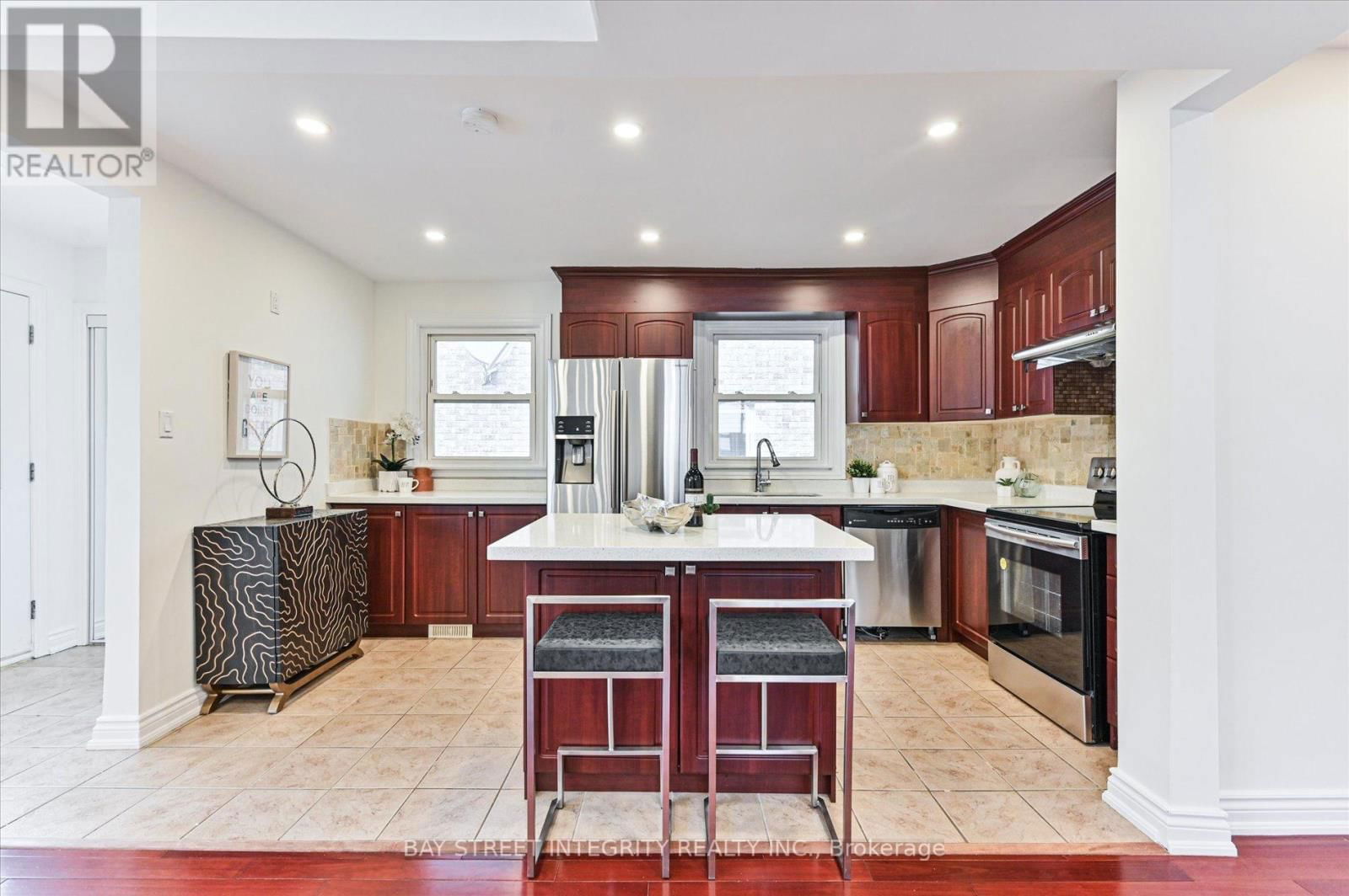 435 CUMMER AVENUE Image 18