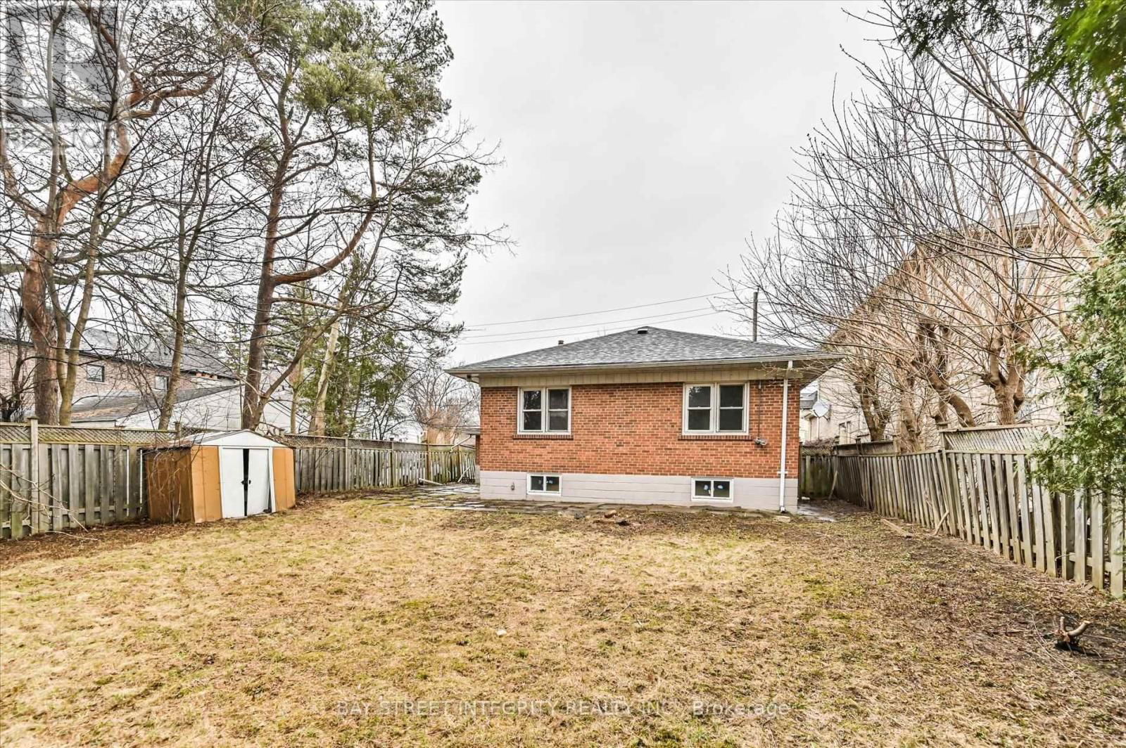 435 CUMMER AVENUE Image 28