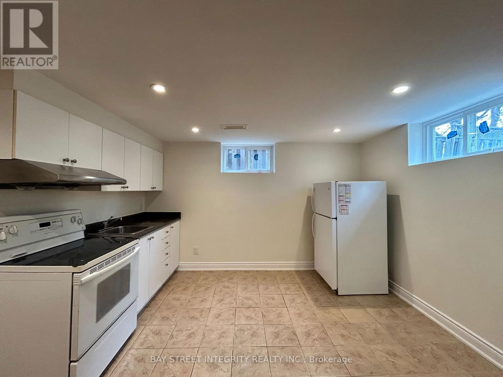 435 CUMMER AVENUE Image 30