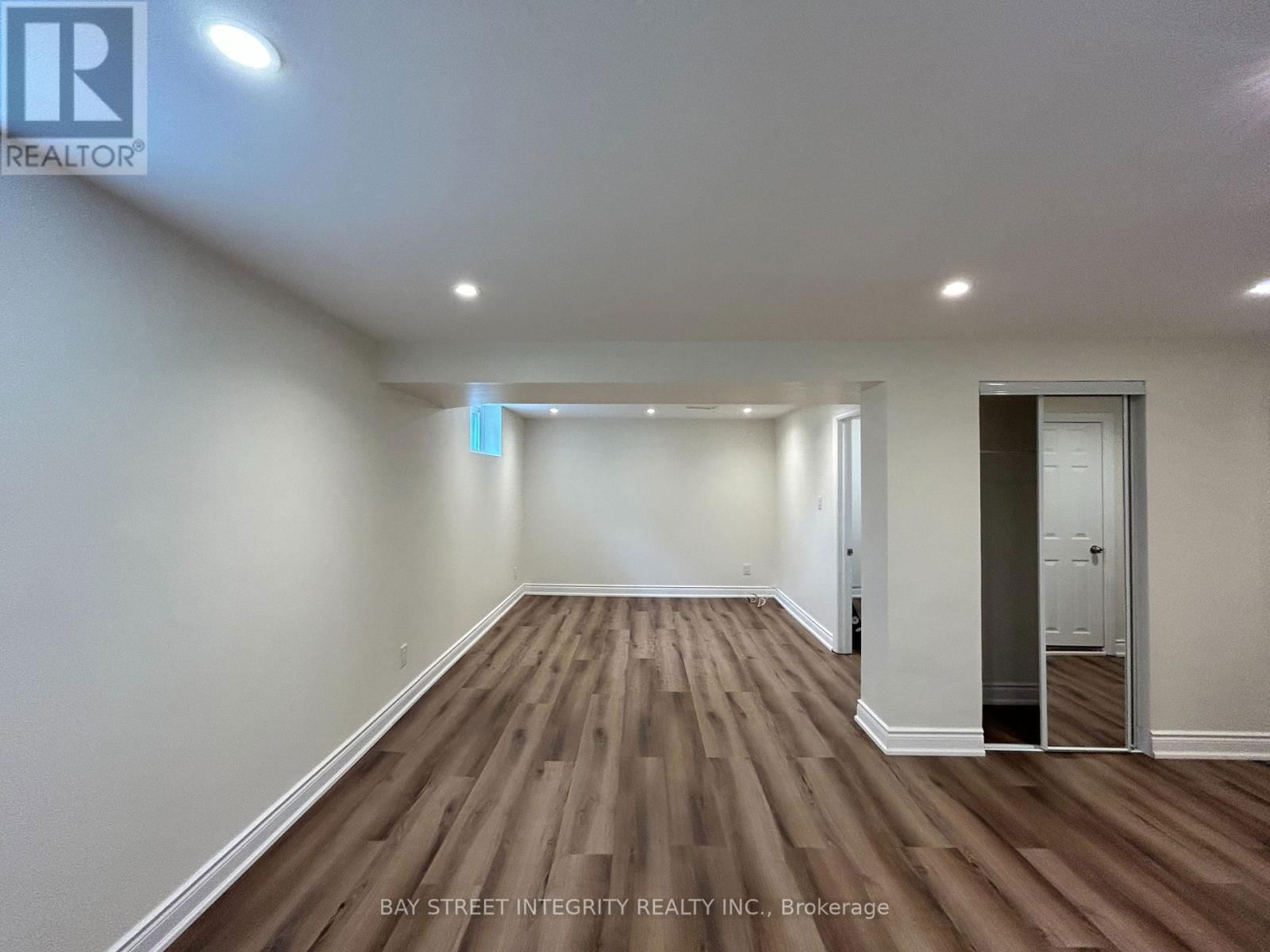 435 CUMMER AVENUE Image 32