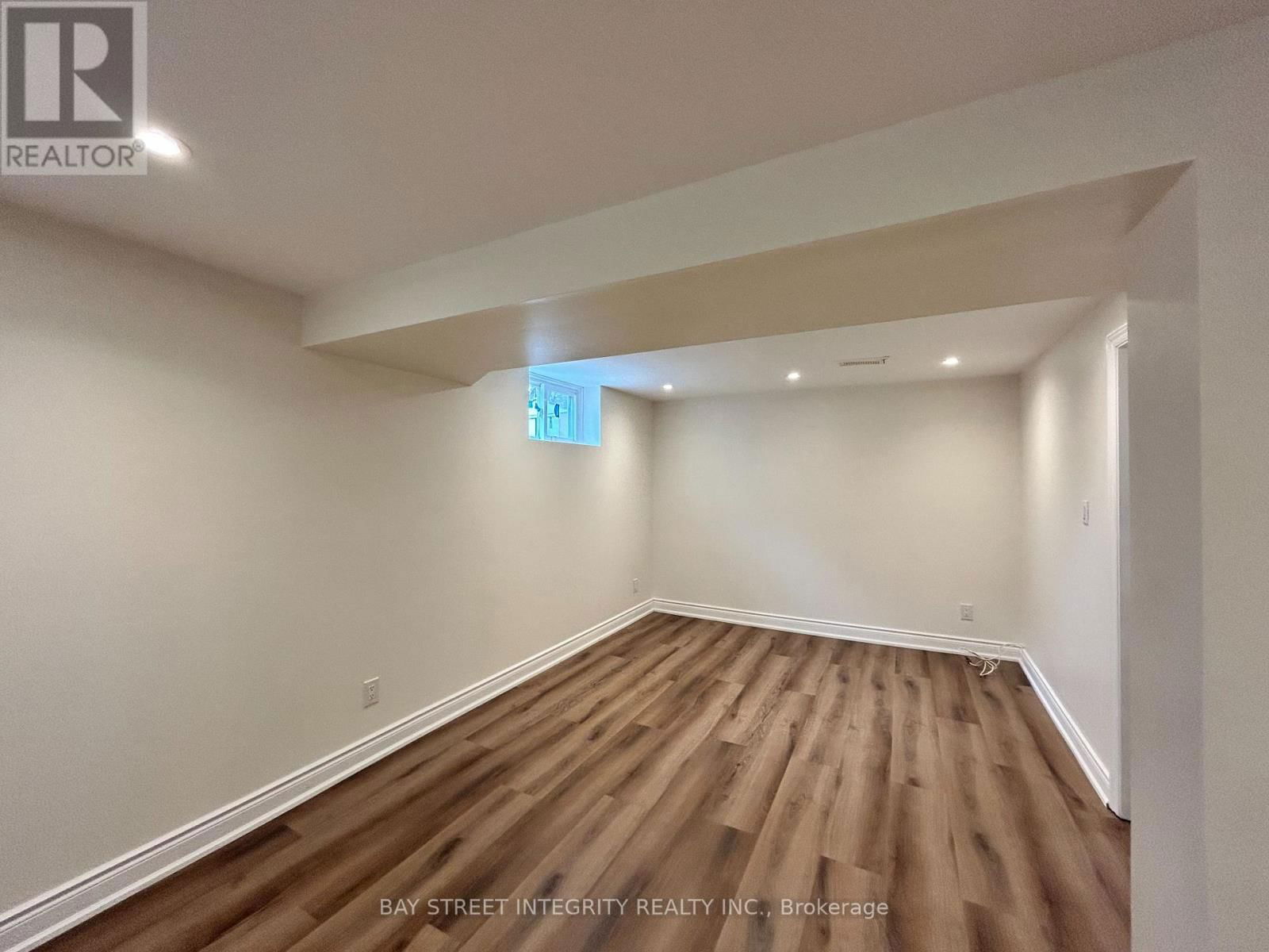 435 CUMMER AVENUE Image 34