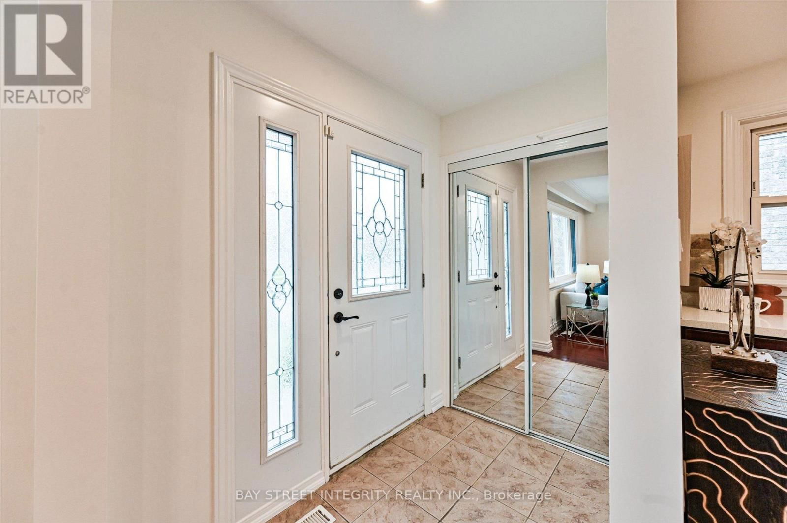 435 CUMMER AVENUE Image 5