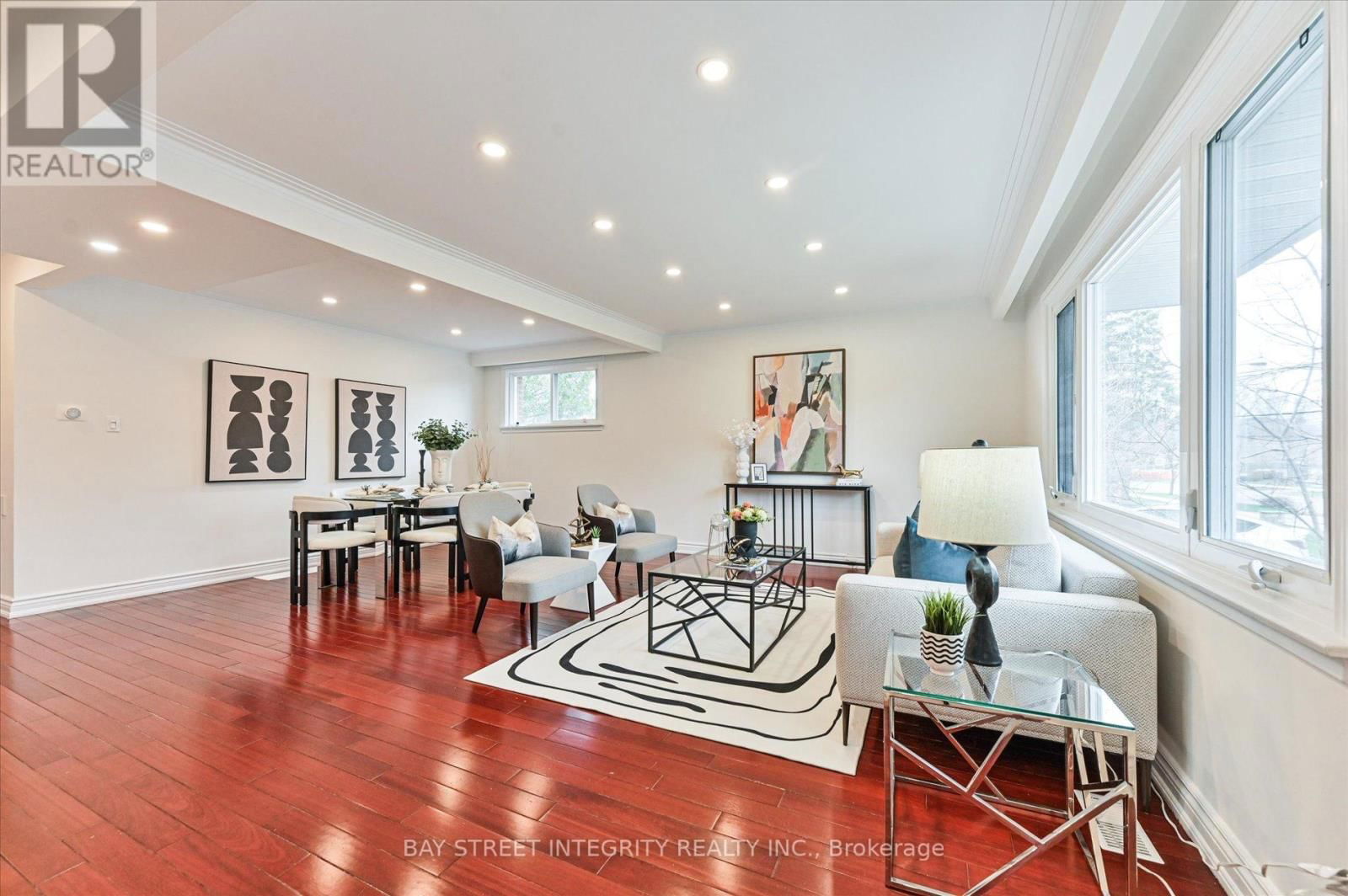 435 CUMMER AVENUE Image 8