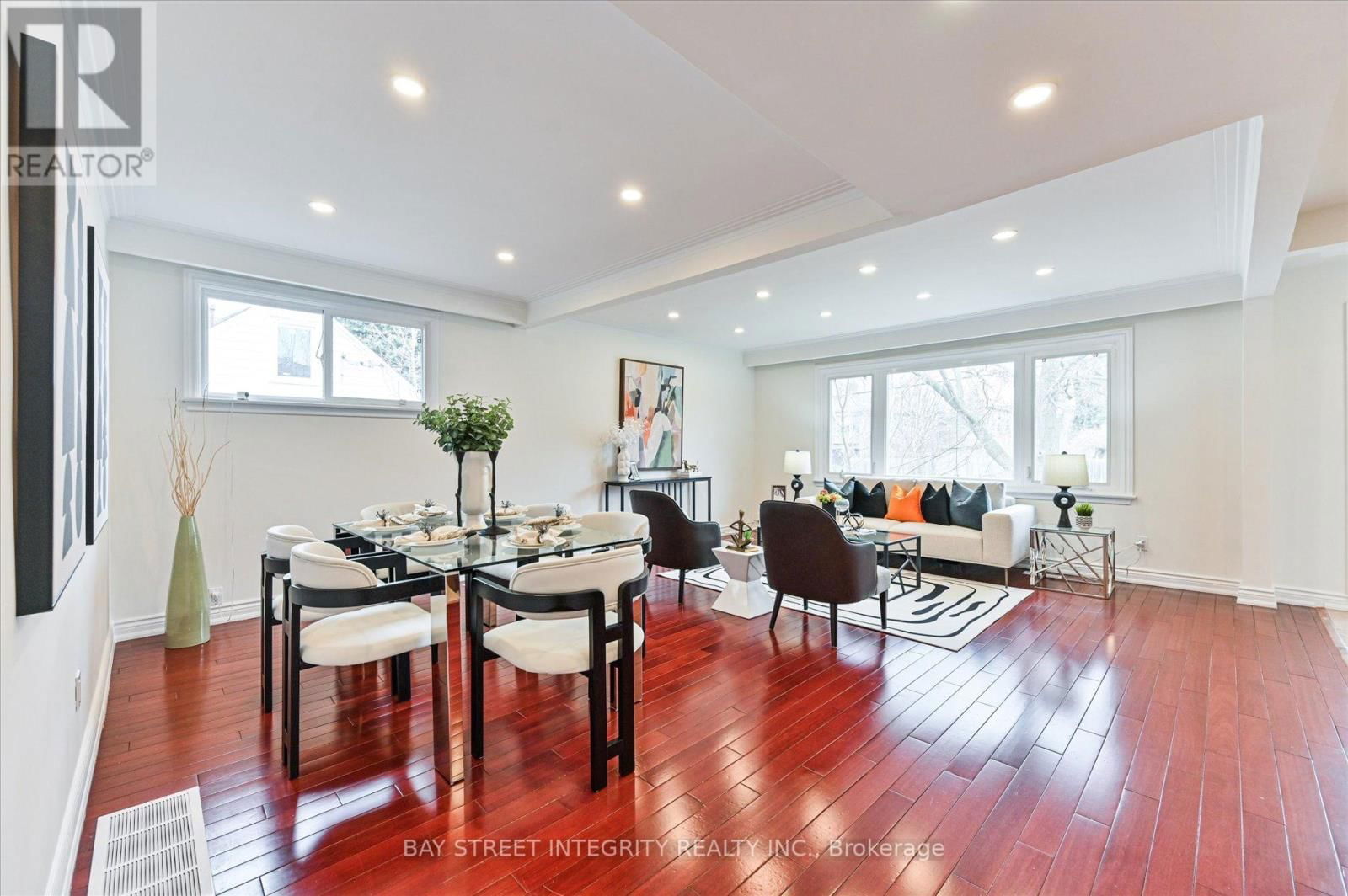 435 CUMMER AVENUE Image 9