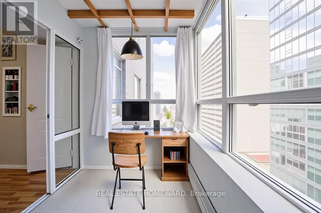 1413 - 711 BAY STREET Image 3