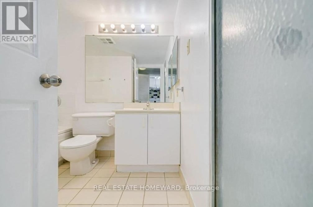 1413 - 711 BAY STREET Image 6