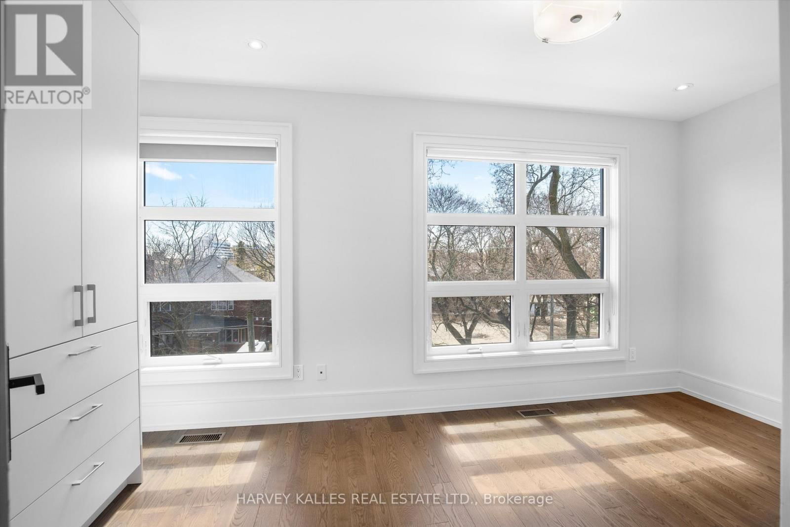 74 WOBURN AVENUE Image 29