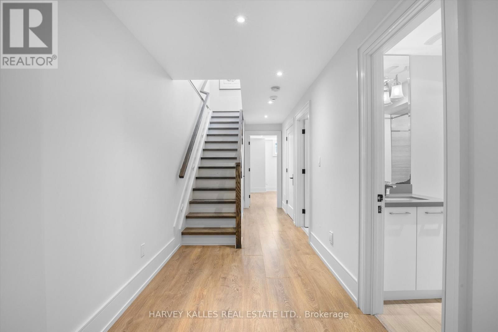 74 WOBURN AVENUE Image 33
