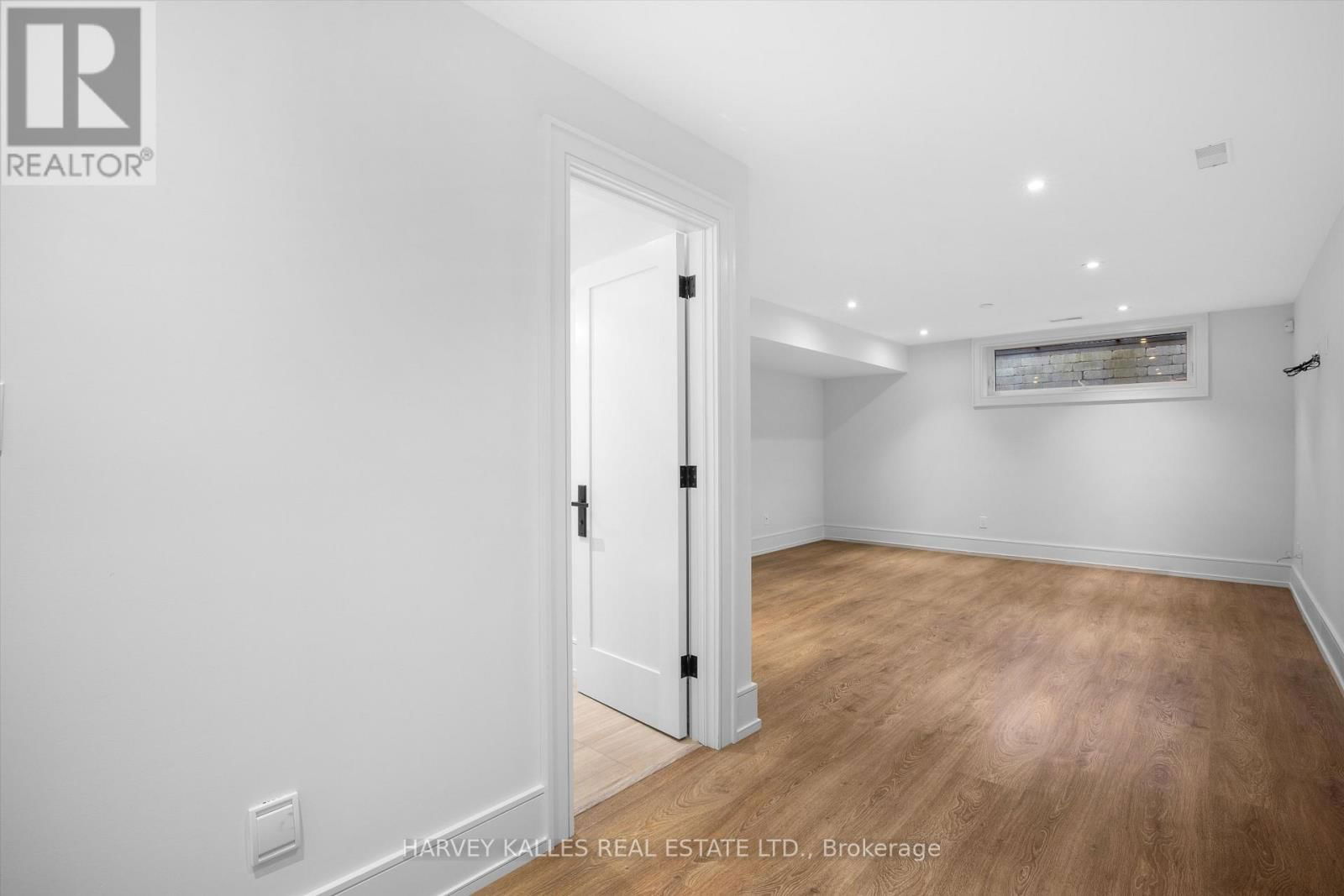 74 WOBURN AVENUE Image 35