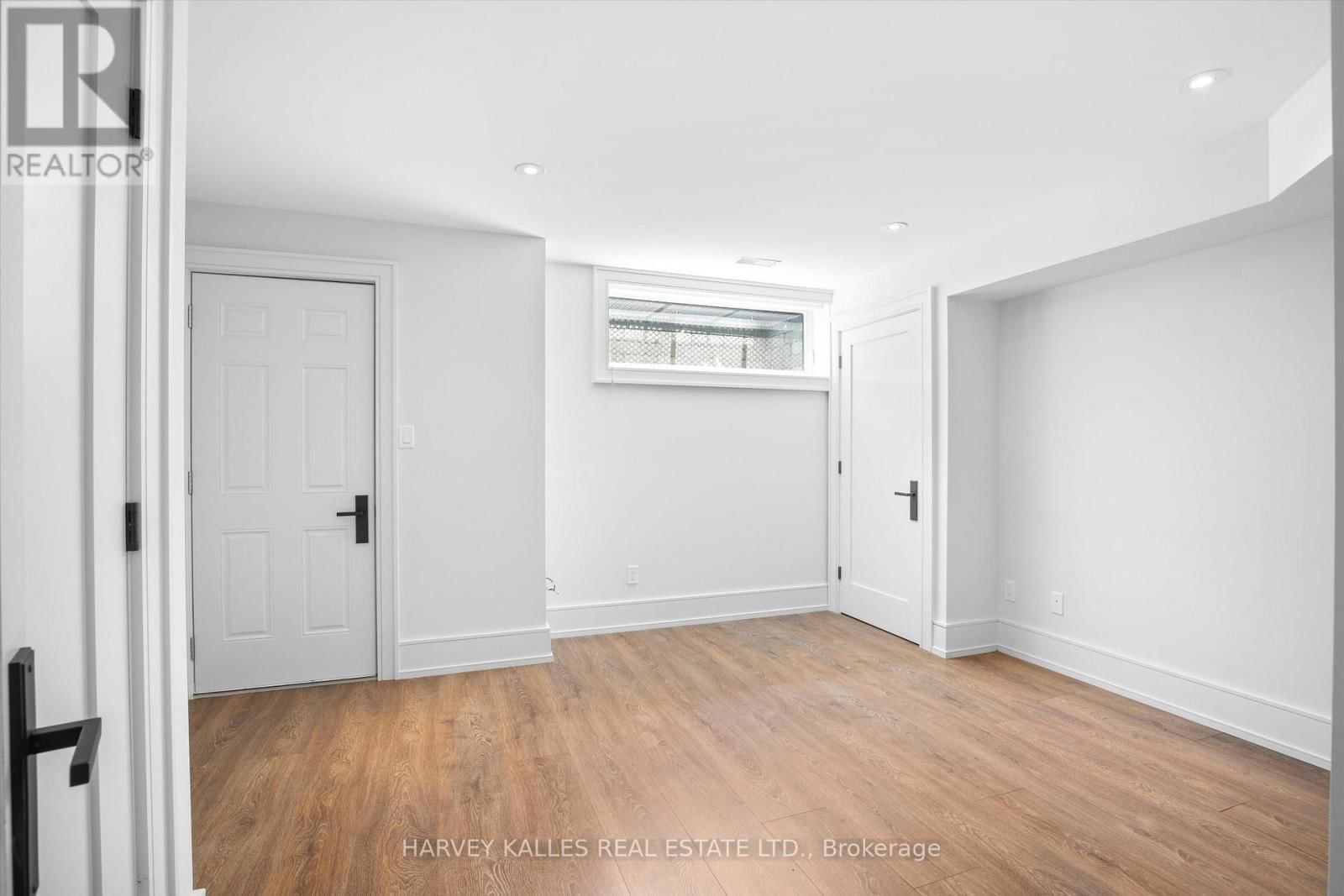 74 WOBURN AVENUE Image 37