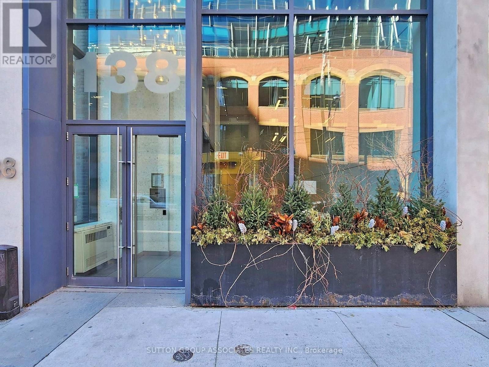 811 - 138 PRINCESS STREET Image 4