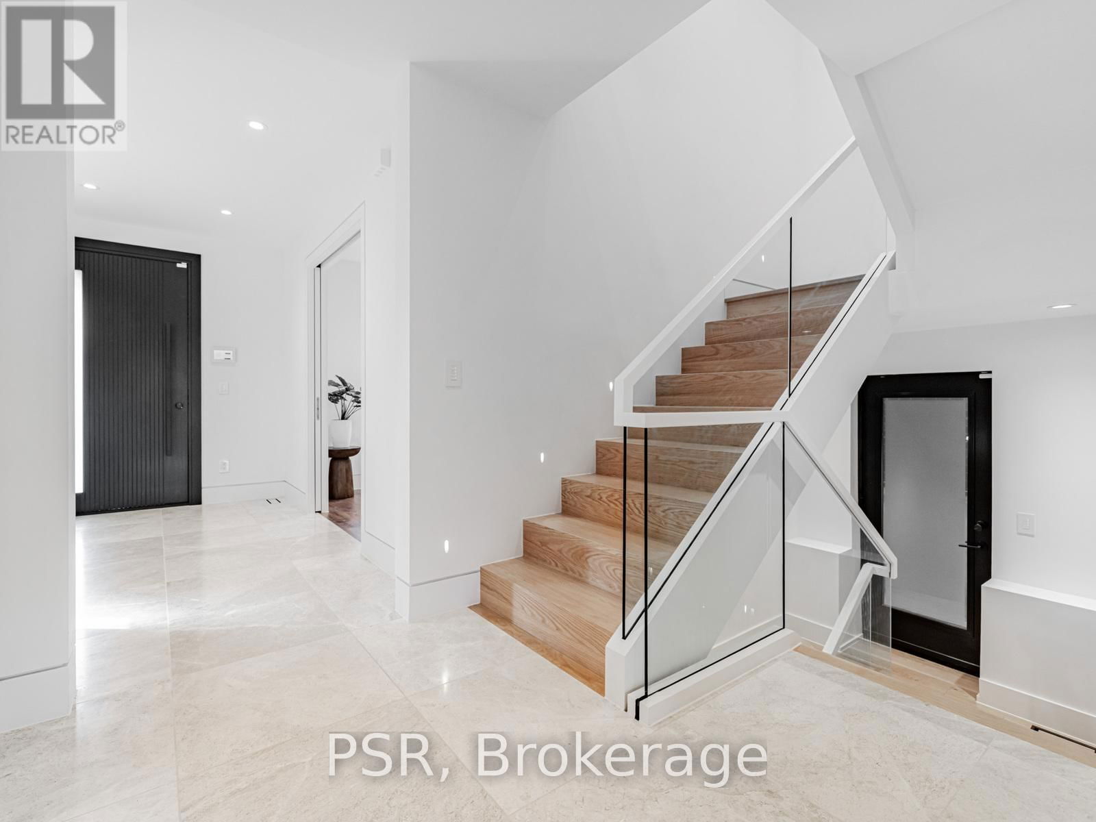 86 CHUDLEIGH AVENUE Image 4