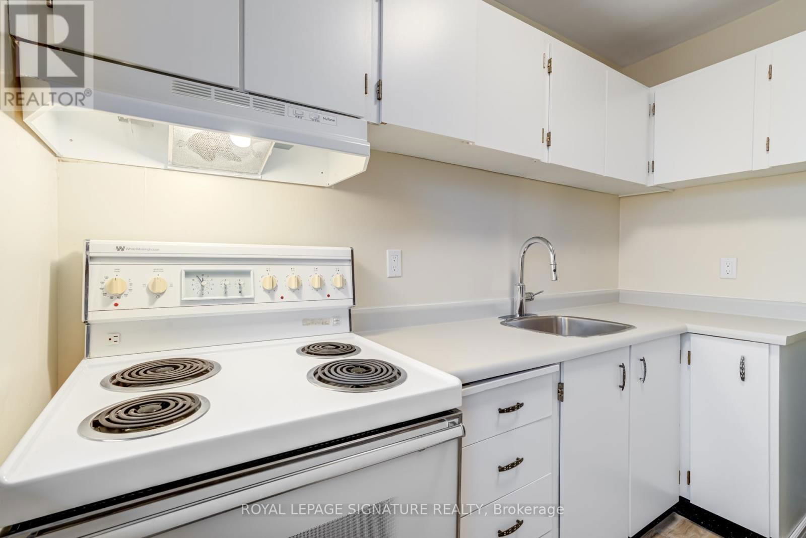 1011 - 40 HOMEWOOD AVENUE Image 11