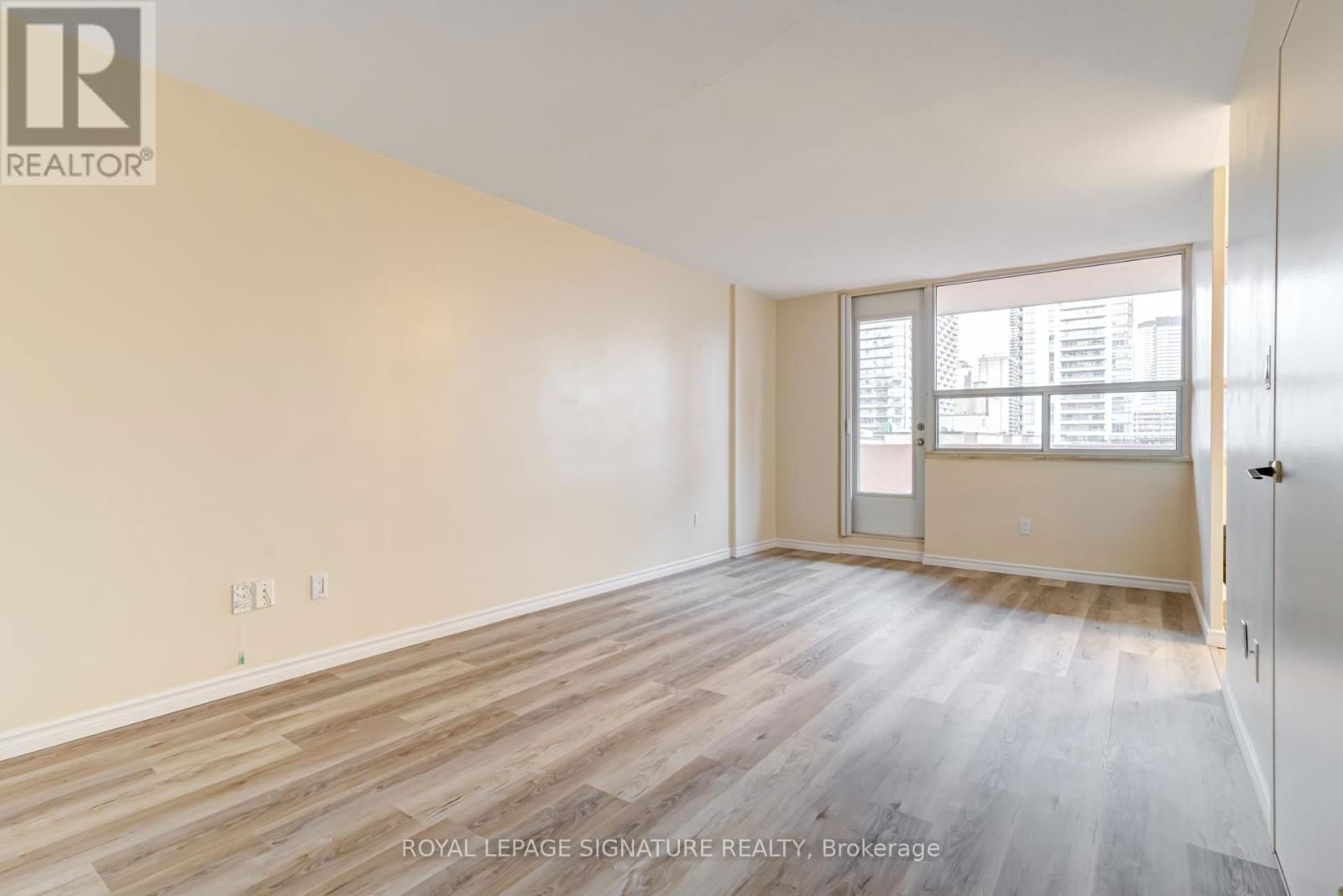1011 - 40 HOMEWOOD AVENUE Image 2
