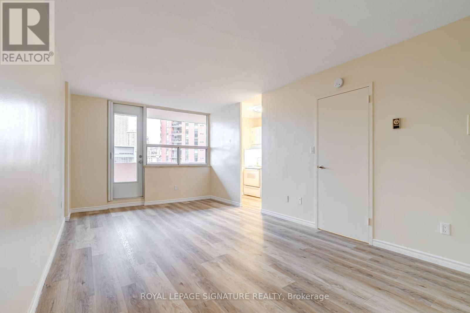 1011 - 40 HOMEWOOD AVENUE Image 4