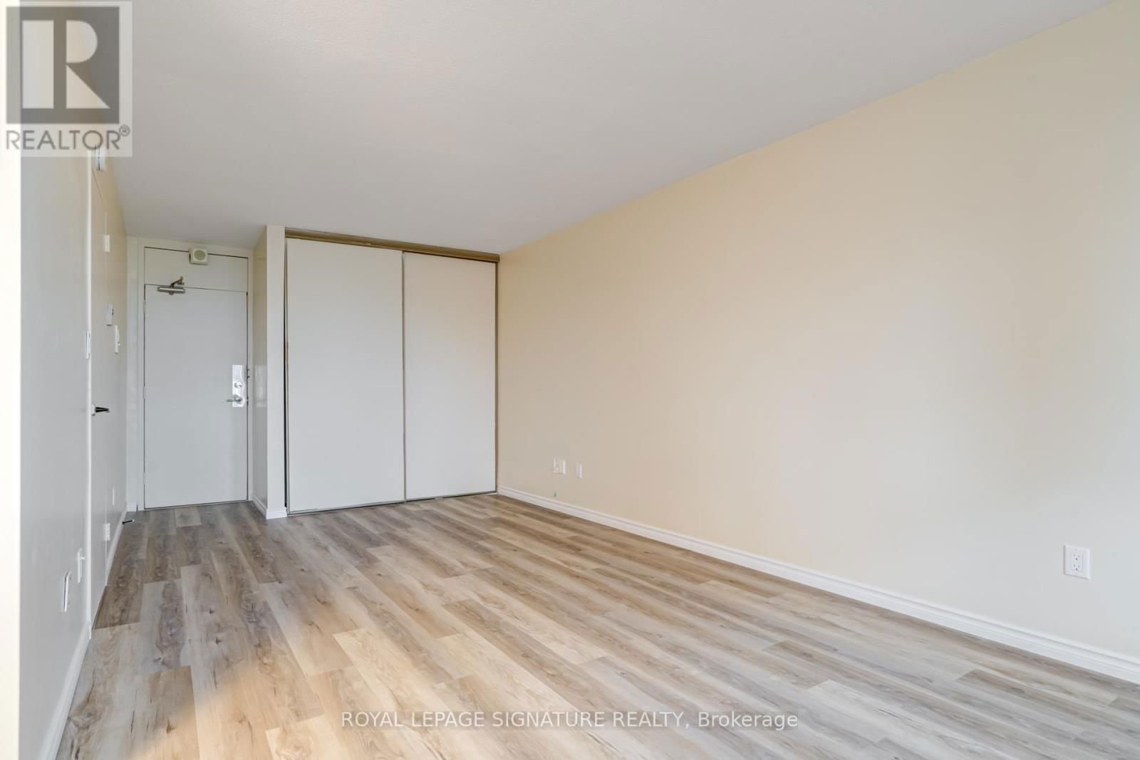 1011 - 40 HOMEWOOD AVENUE Image 6
