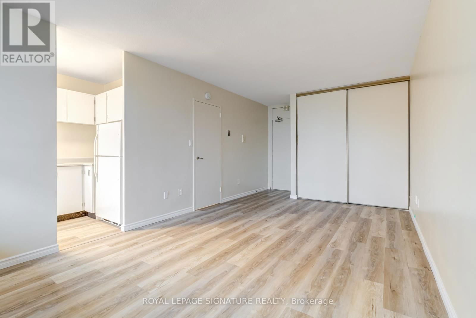 1011 - 40 HOMEWOOD AVENUE Image 8