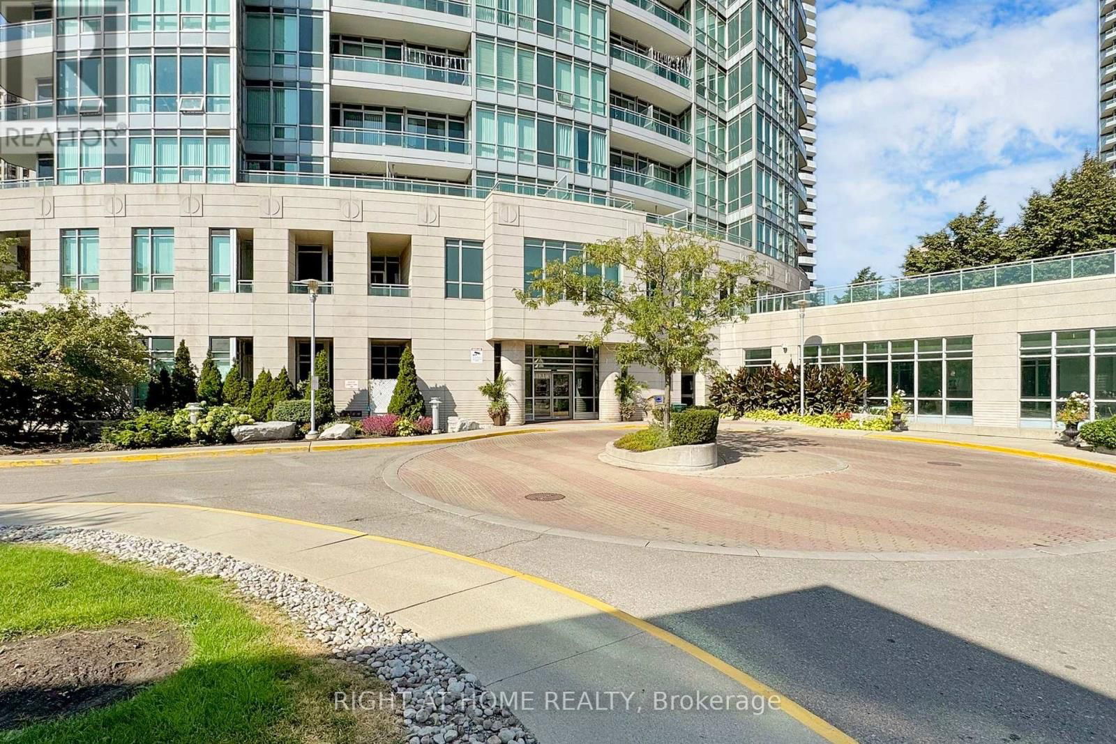 1612 - 60 BYNG AVENUE Image 34
