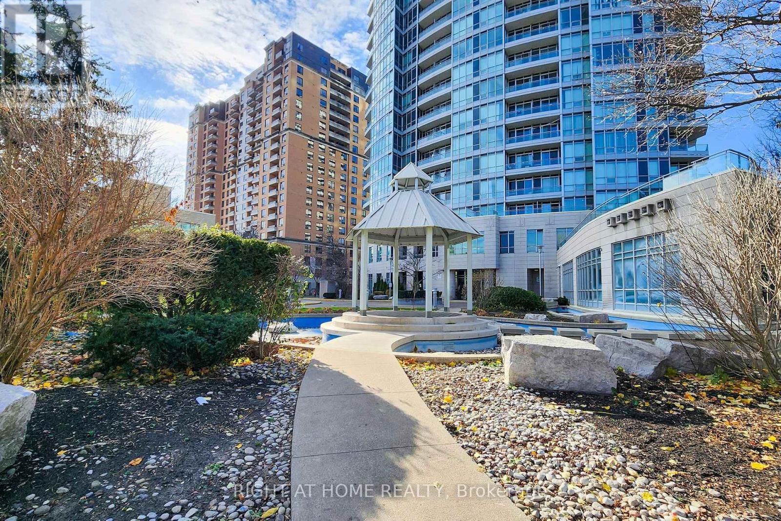 1612 - 60 BYNG AVENUE Image 38