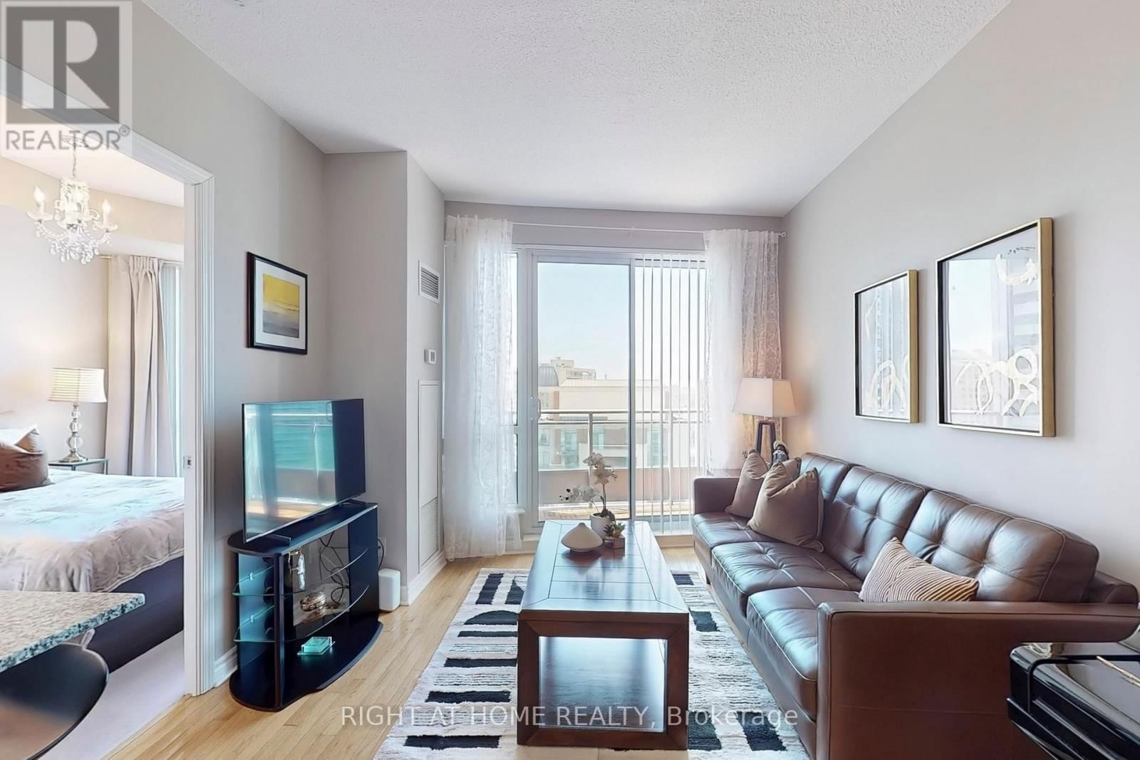 1612 - 60 BYNG AVENUE Image 7