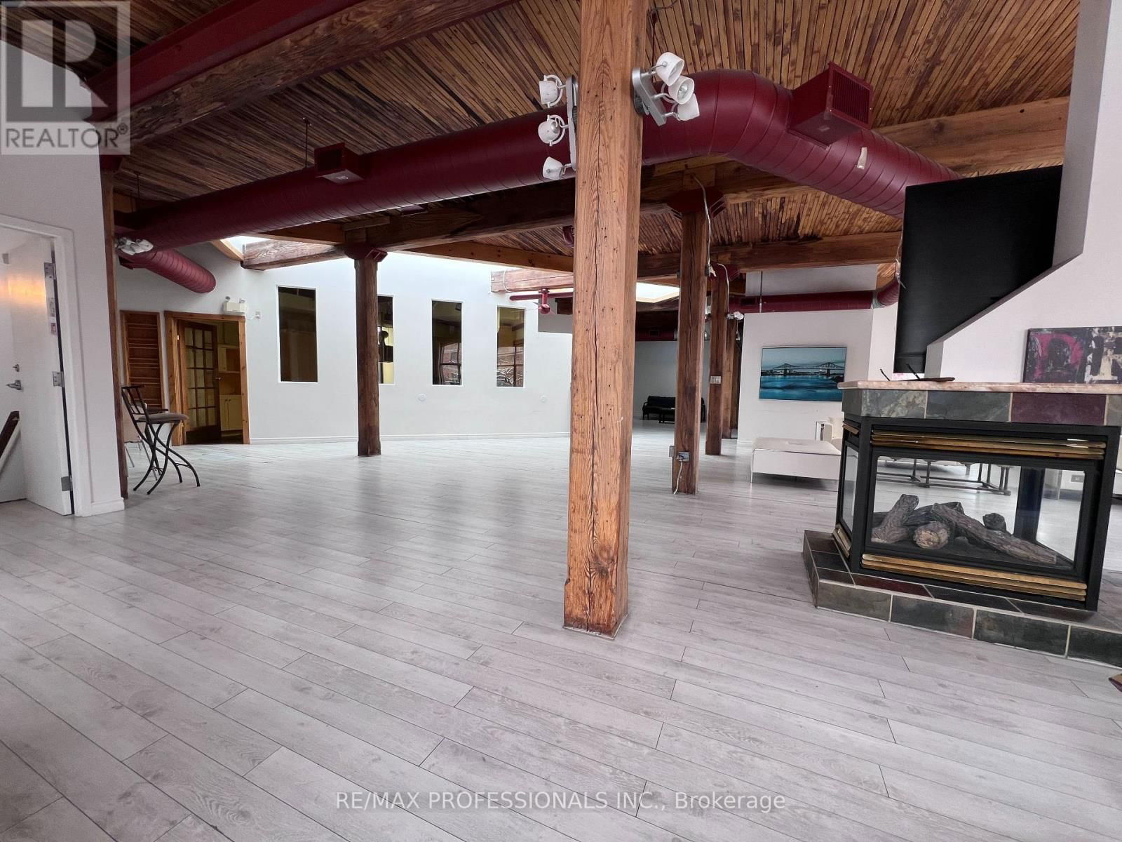 3 - 290 SHUTER STREET Image 10