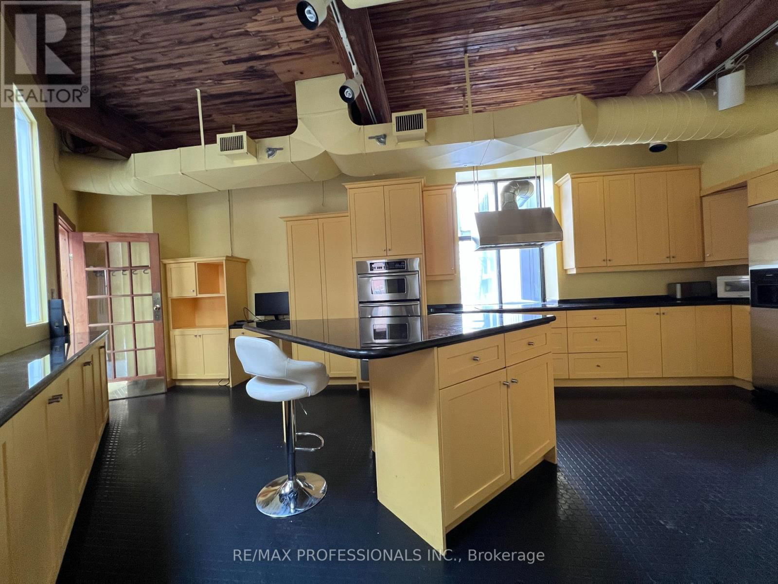 3 - 290 SHUTER STREET Image 11