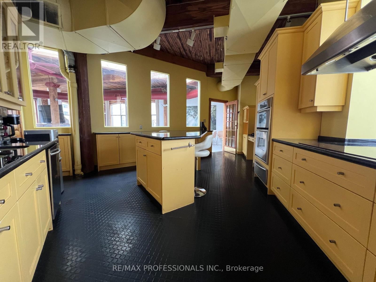 3 - 290 SHUTER STREET Image 14